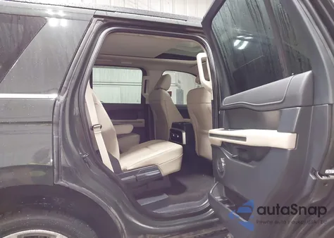 2022 Ford Expedition Xlt z USA, uszkodzony, nr VIN 1FMJU1JT7NEA47037